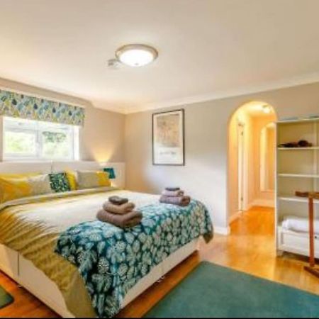 Vila The Nook Located In A Beautiful Garden Setting With Parking Stratford-upon-Avon Exteriér fotografie