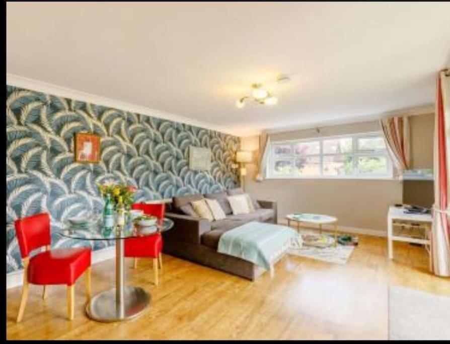 Vila The Nook Located In A Beautiful Garden Setting With Parking Stratford-upon-Avon Exteriér fotografie