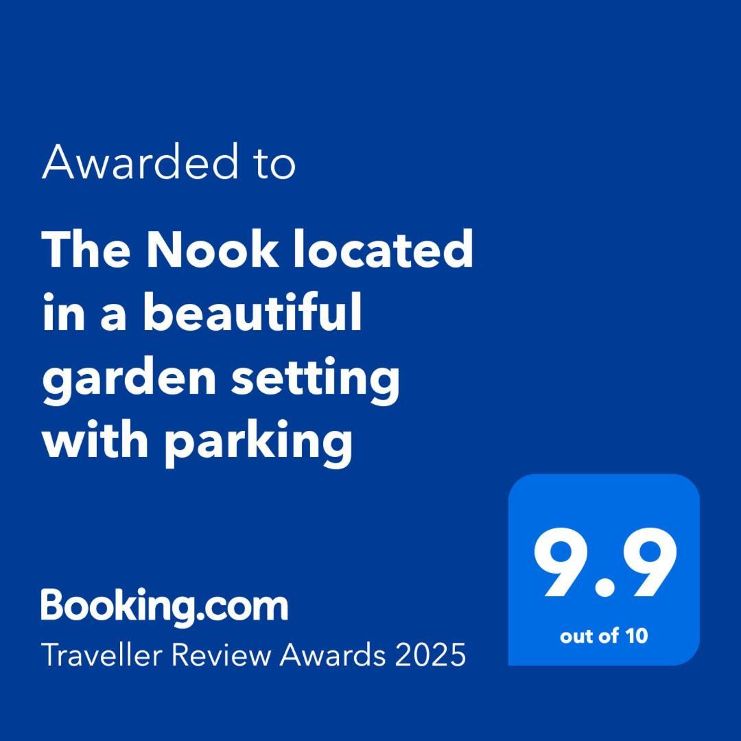 Vila The Nook Located In A Beautiful Garden Setting With Parking Stratford-upon-Avon Exteriér fotografie